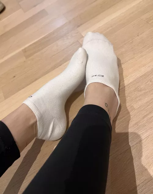 I guess your favorite hobby is licking feet? 😌👅