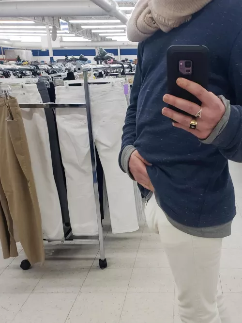 I honestly love showing off my thicc bulge in public.
