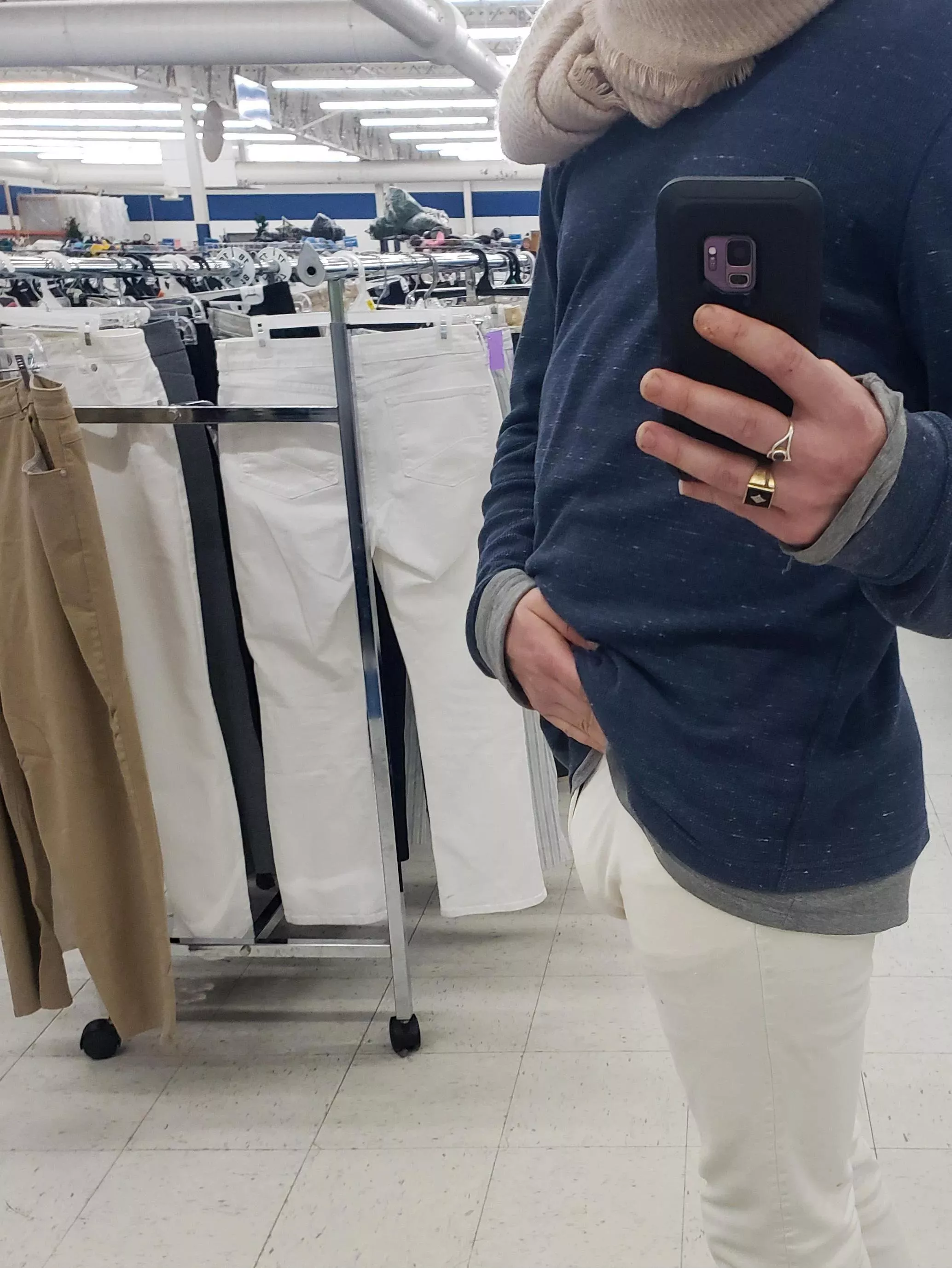 I honestly love showing off my thicc bulge in public.