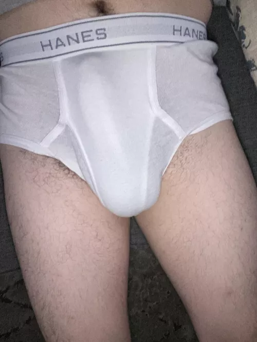 I like how briefs accentuate my bulge