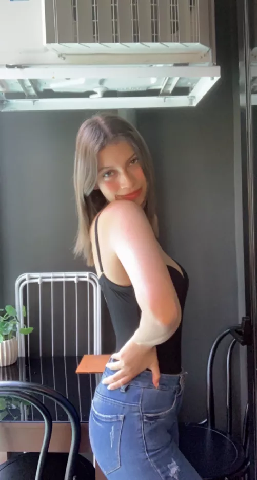 I look so flat on this one! 🙈