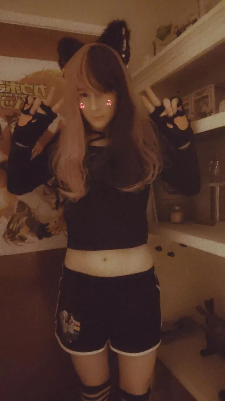 I need another femboy to hug🤗