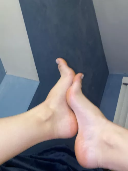 i need somewhere to put my pretty feet! any suggestions? [OC]