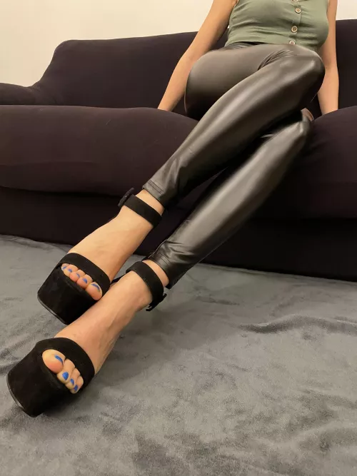 I'm made for those heels 🔥👠