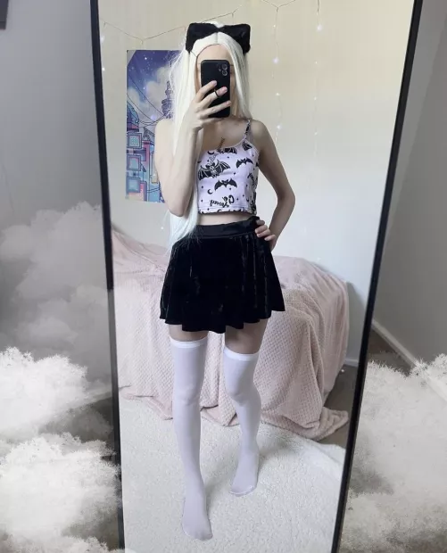 Kitty girl in thigh highs
