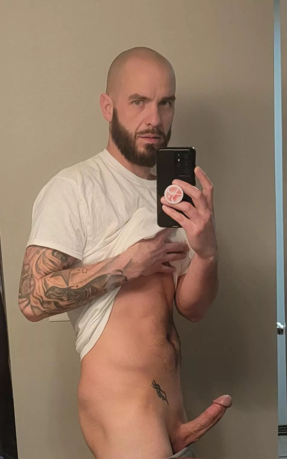 let's get naked and play twister...😈