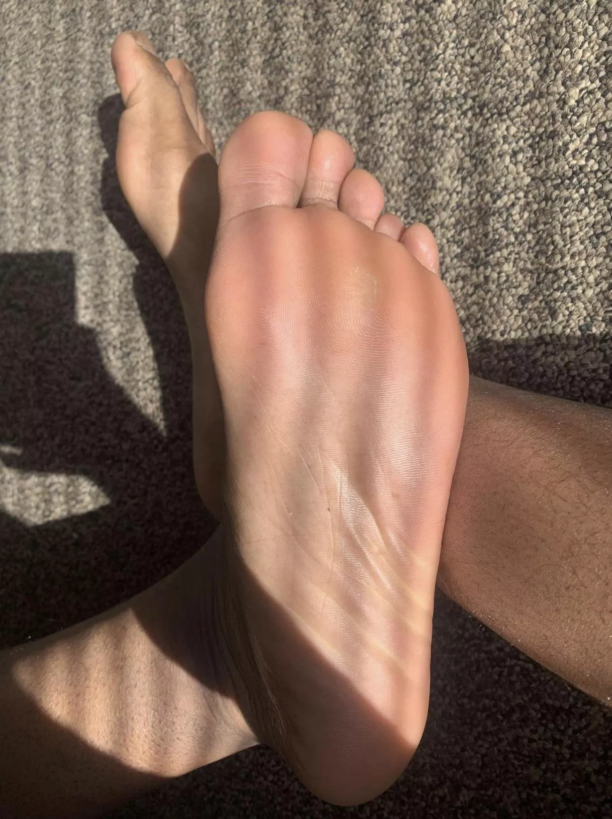 Looking to cum with someone’s feet
