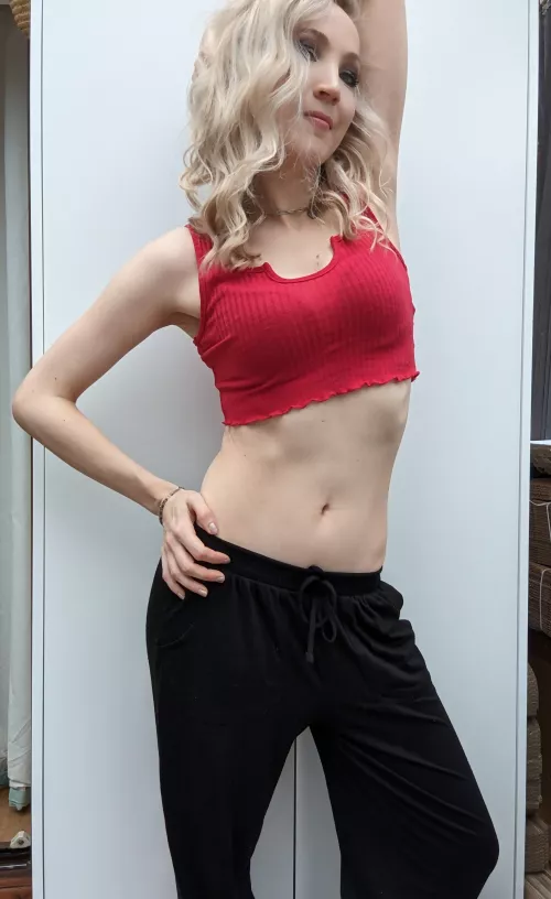 Love my midriff in this photo!