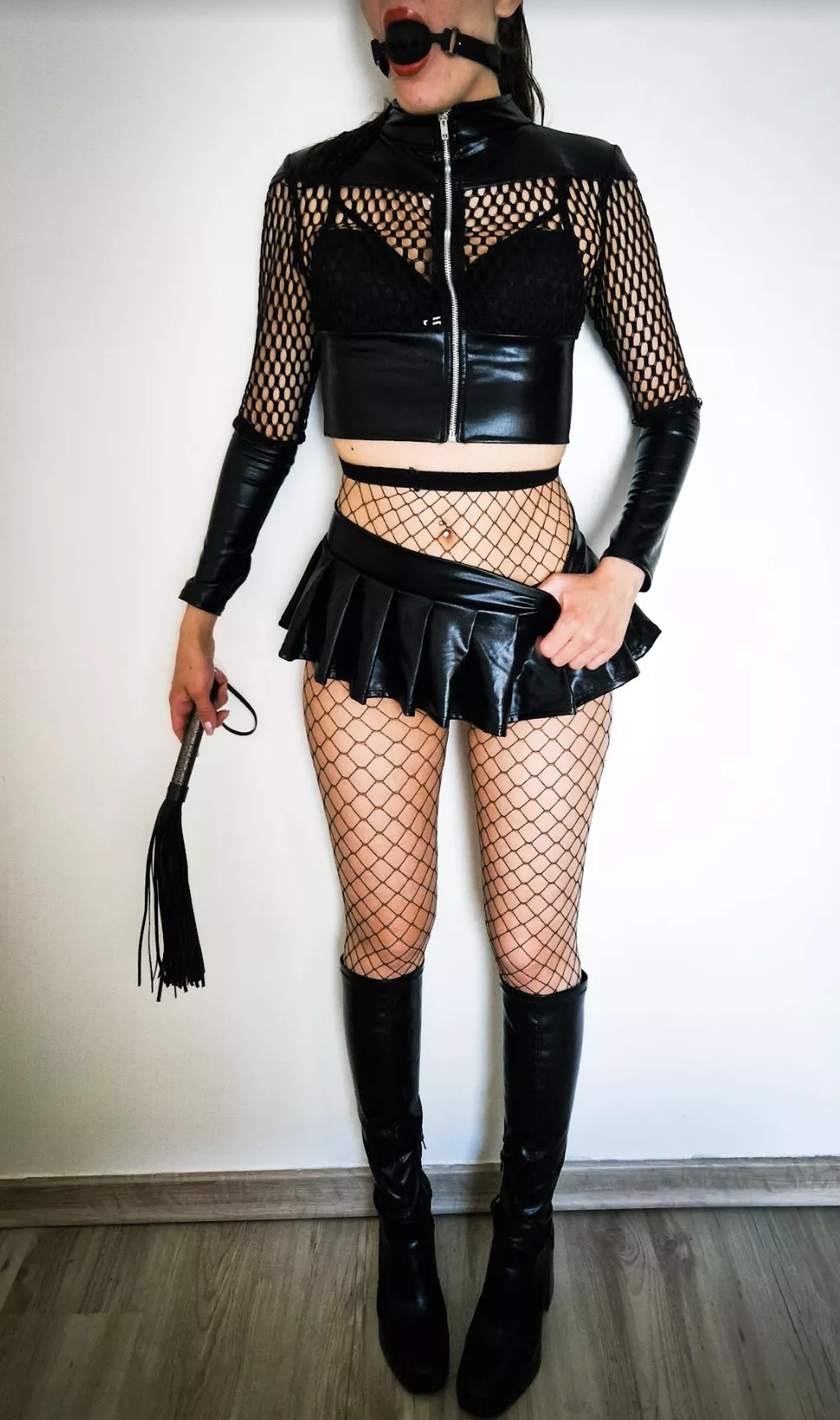 love the gagball, can't explain why...