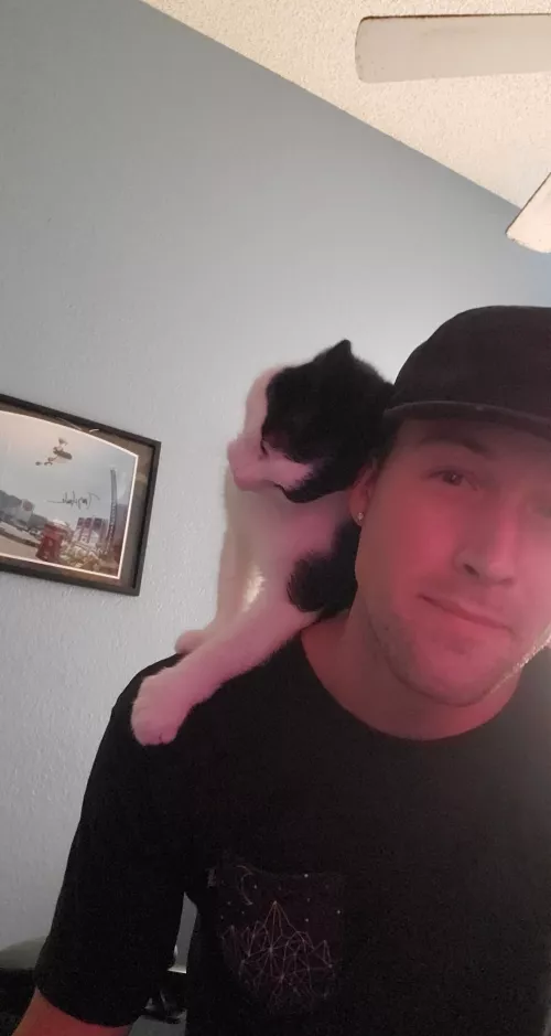 My gaming buddy and I have been playing SO much Neon Abyss :) what have you all been playing recently?