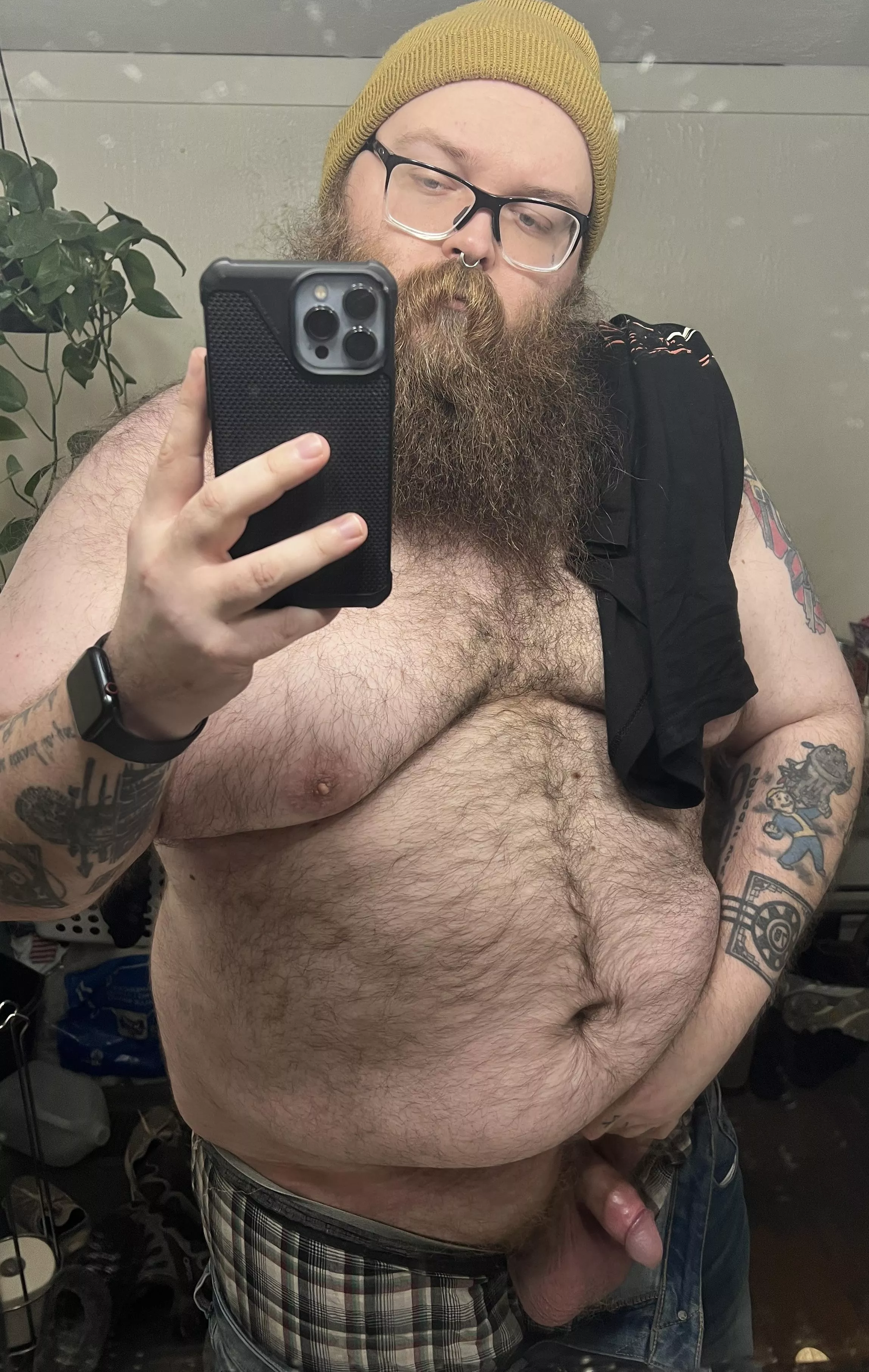 My poor drawing tablet isn’t working, so I guess I’m not working either ✨