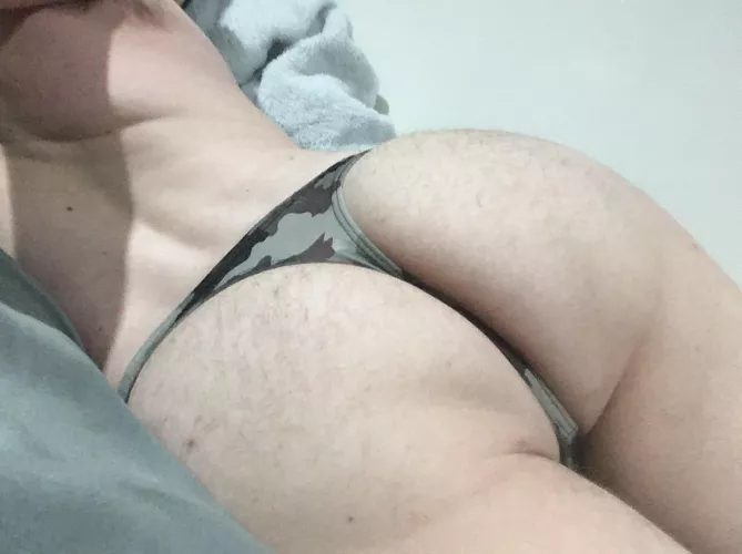 Not sure if a bi guy belongs in r/straightguysinthongs or r/gaythongs so I guess I'll find out.