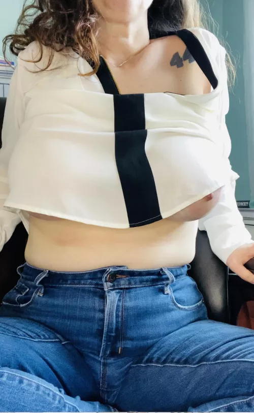 Office titties leaving me horny and inspired for dick!