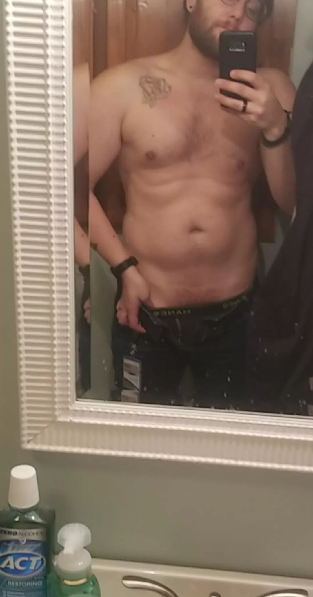 Okay. Okay... Ill go shirtless because of how much attention my clothed pic got. Not the best pic but something Hahaha