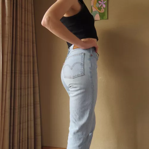 smallest size, stretched to fit my 🍑