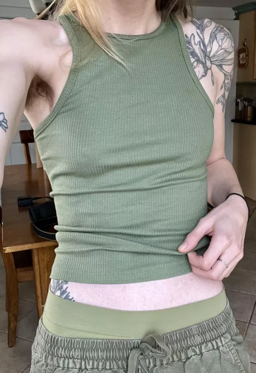 Some curly hairs in todays matching outfit