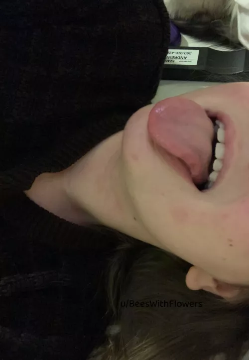 tongue pics always scream fuckgirl. with that being said let me be your fuckgirl for the day