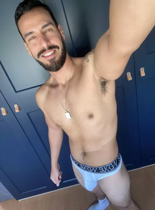 Who else feel the #hairyarmpit #maleArmpits are 🔥?