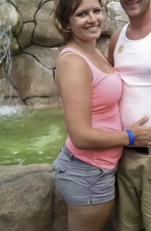 Who wants to spit roast a mom with a fatty👅🍑😈