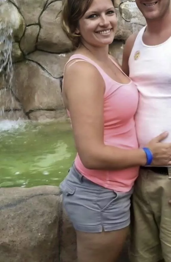 Who wants to spit roast a mom with a fatty👅🍑😈