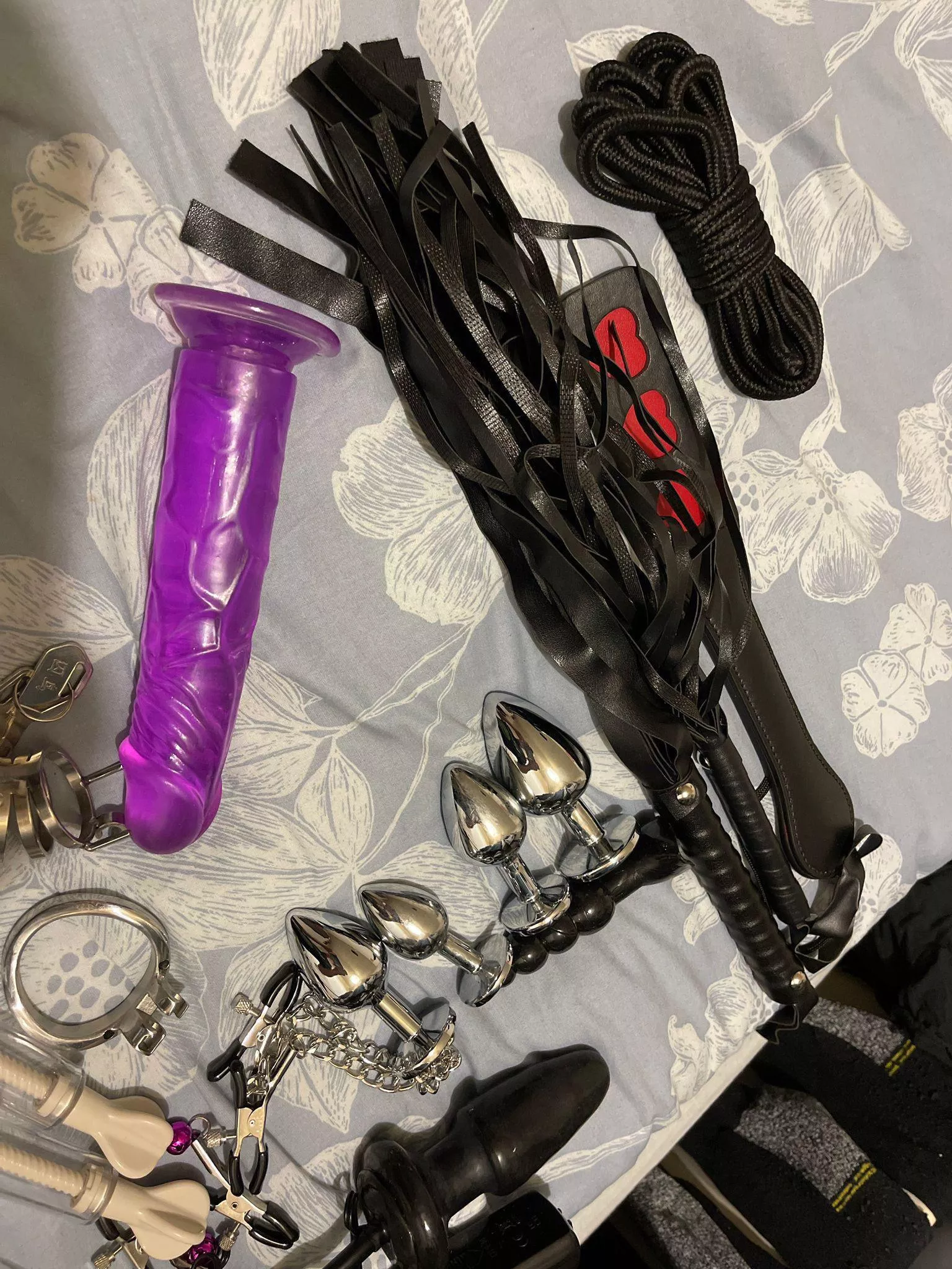 Who’s want to WorshiP/ feels better than sissygasm in (chastity) you and dominate you daily