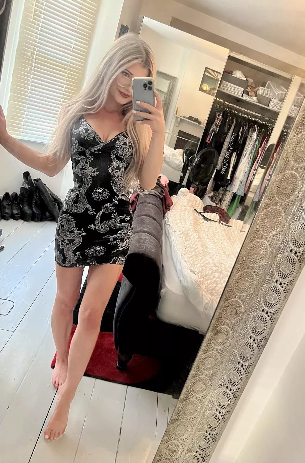 Wonder if a selfie can catch anyone’s eye :)