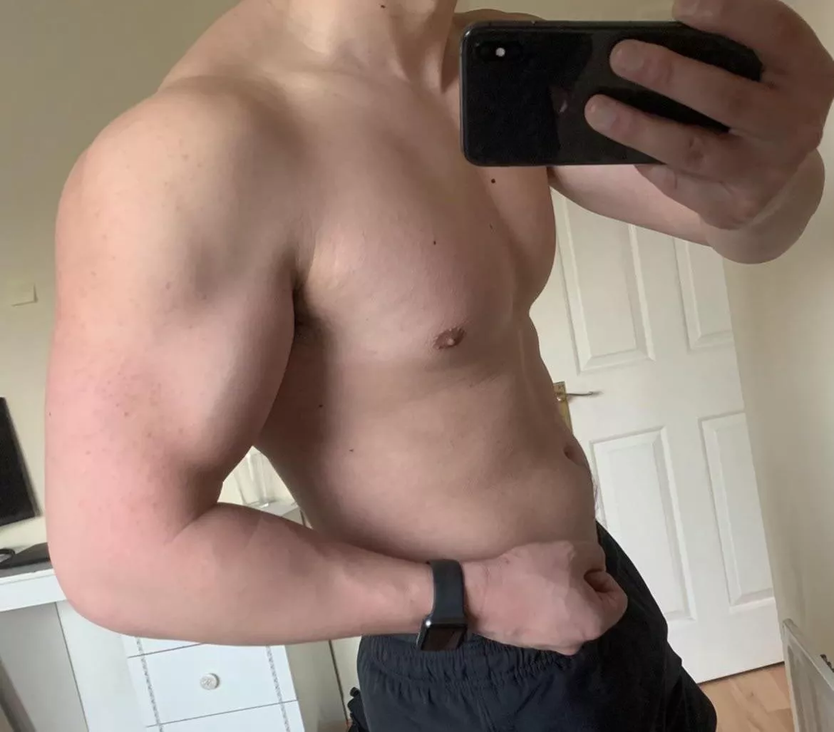 23 muscular small cock. Looking for big cocks (8”+) to verbally humiliate me. Add jayf255