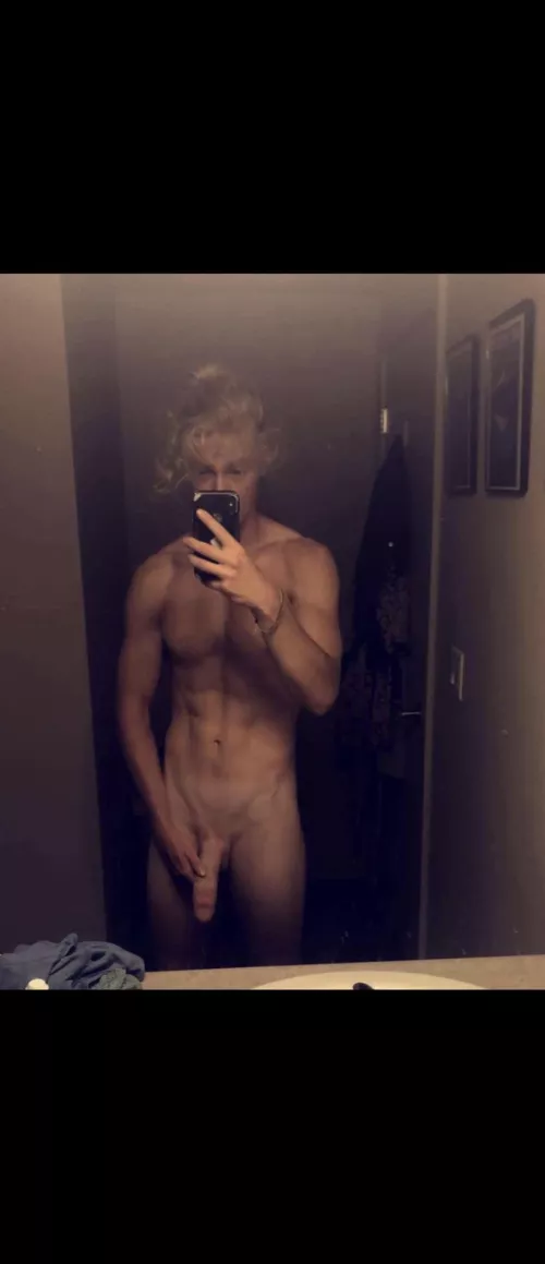 Anyone into fit and hung 🙈