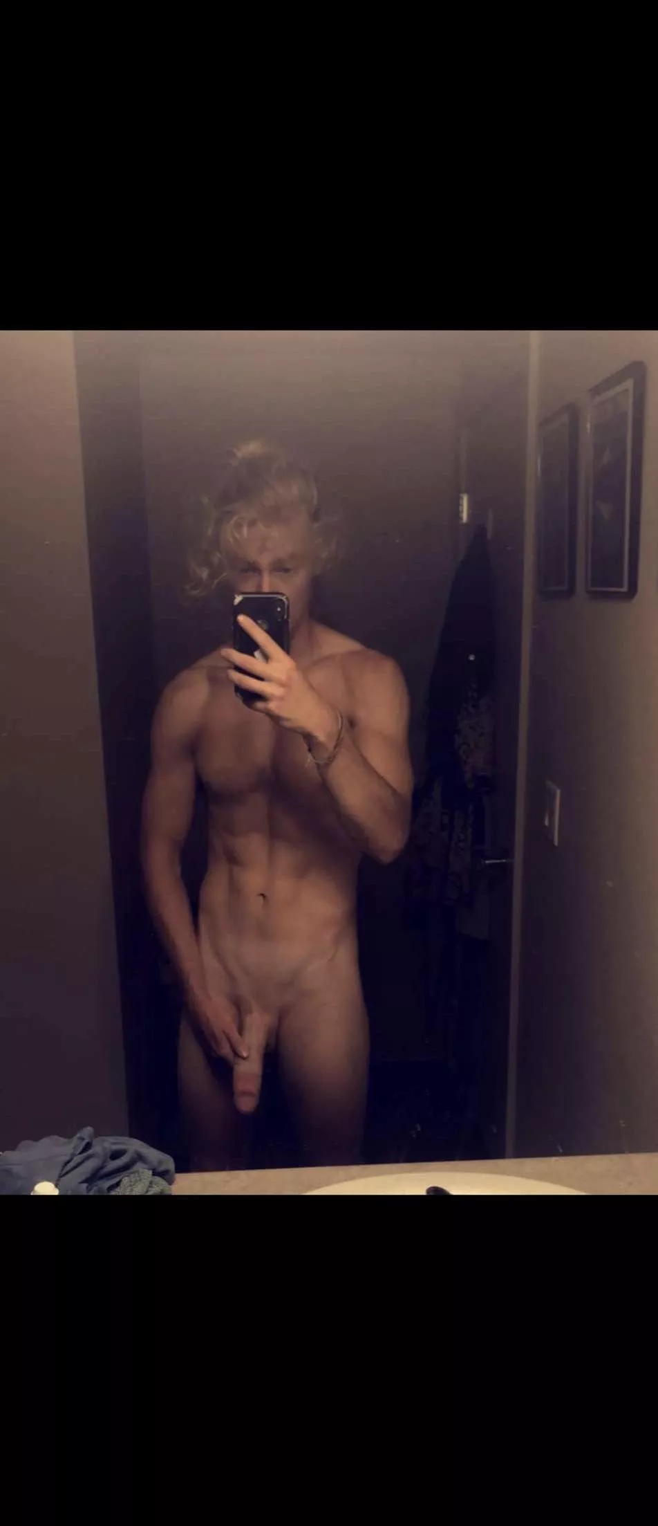 Anyone into fit and hung 🙈