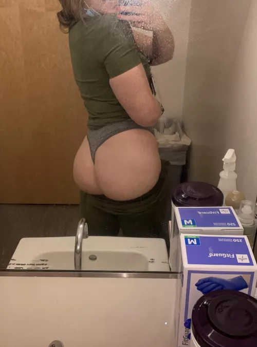 Celebrating the weekend with some booty cheeks