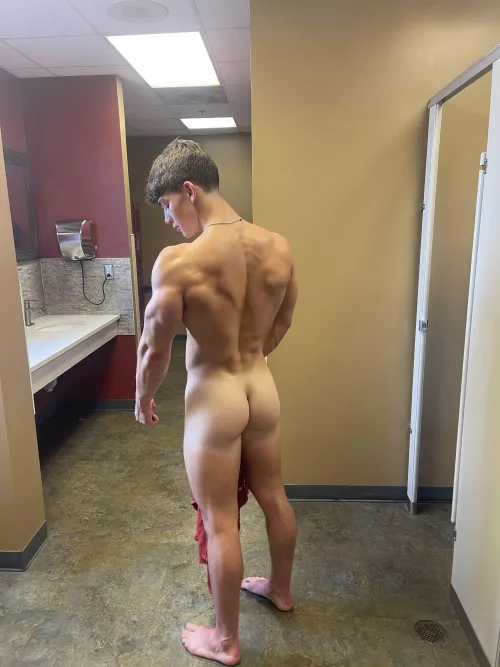 dont mind the tan lines ☺️