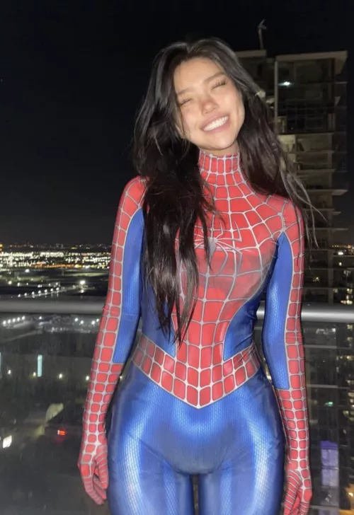 Hannah Kae from Passes