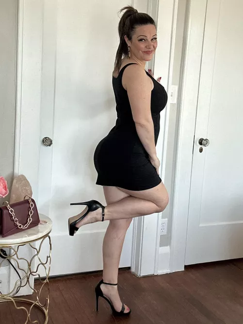 Happy Friday, babes!! 40F