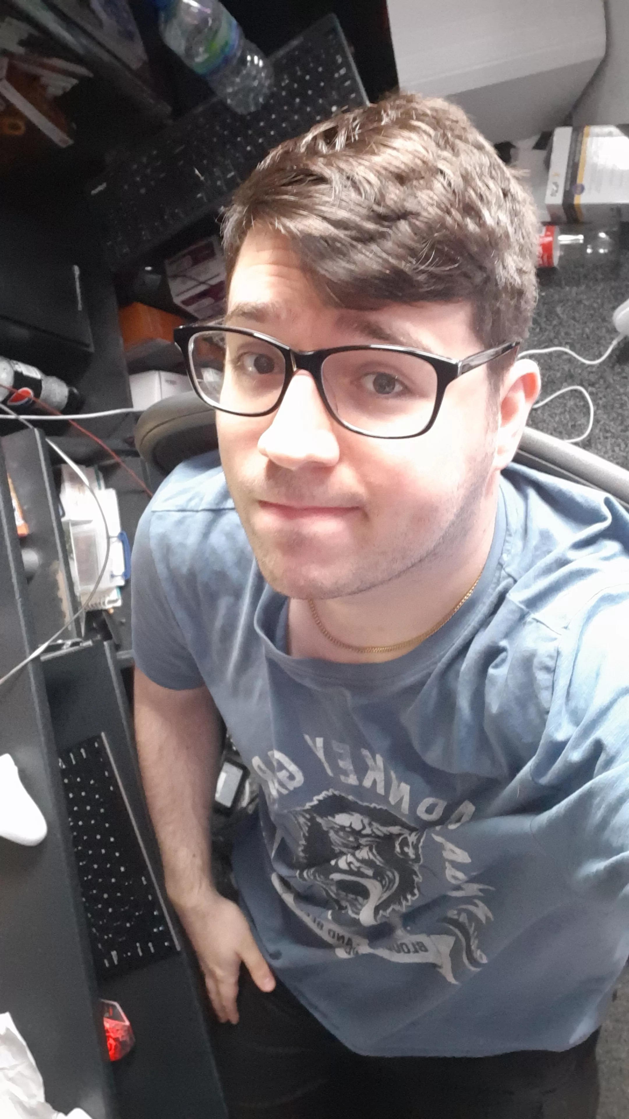 home alone for the weekend and no idea what to doooooo. also hi nerds