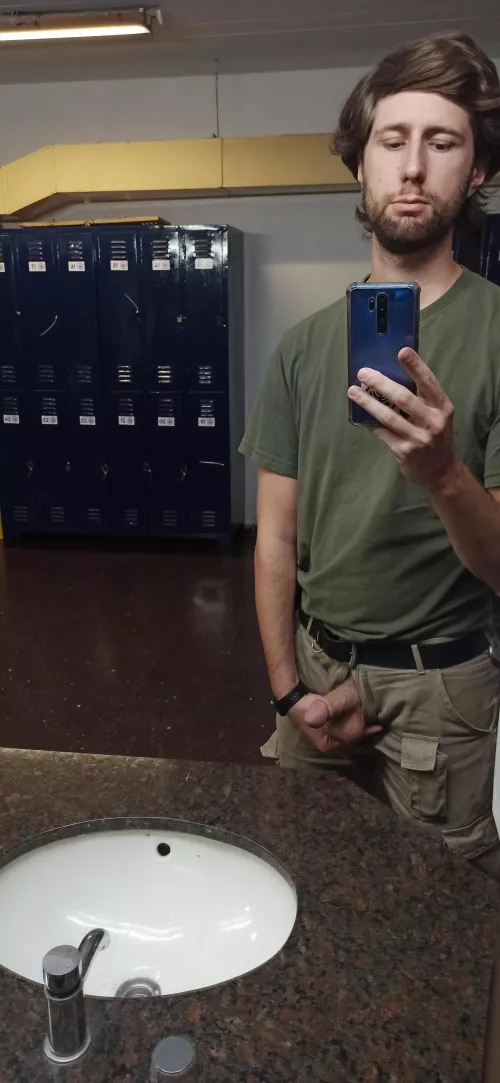 Hot Cut Cock 🍆 Who wants it? 😍🥵