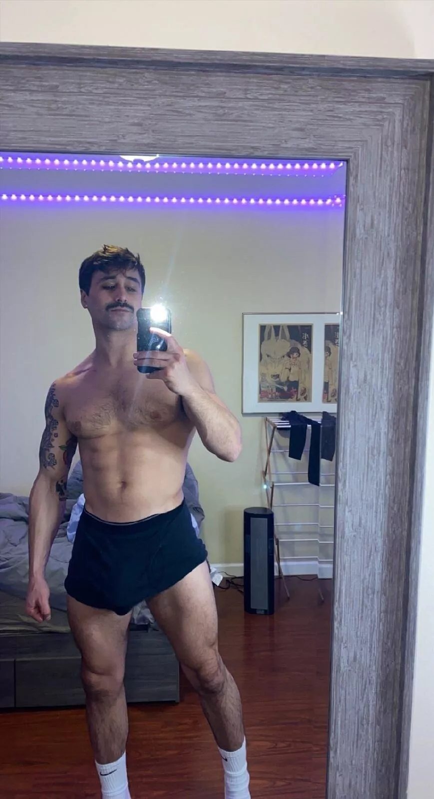 How's your night? Dm me