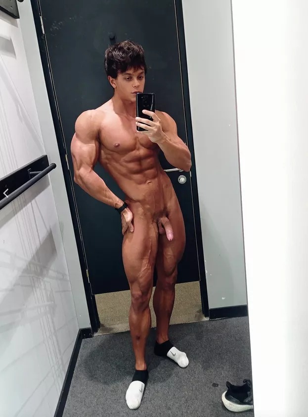 I always get horny in locker rooms 😊