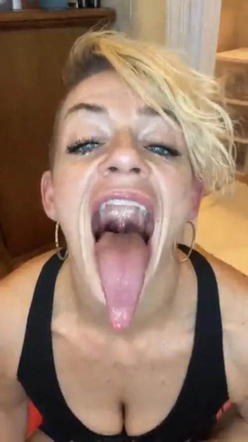 I am the queen of tongues