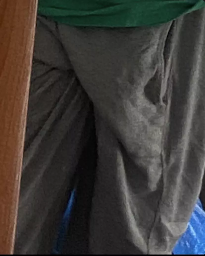 I hate grey pants smh