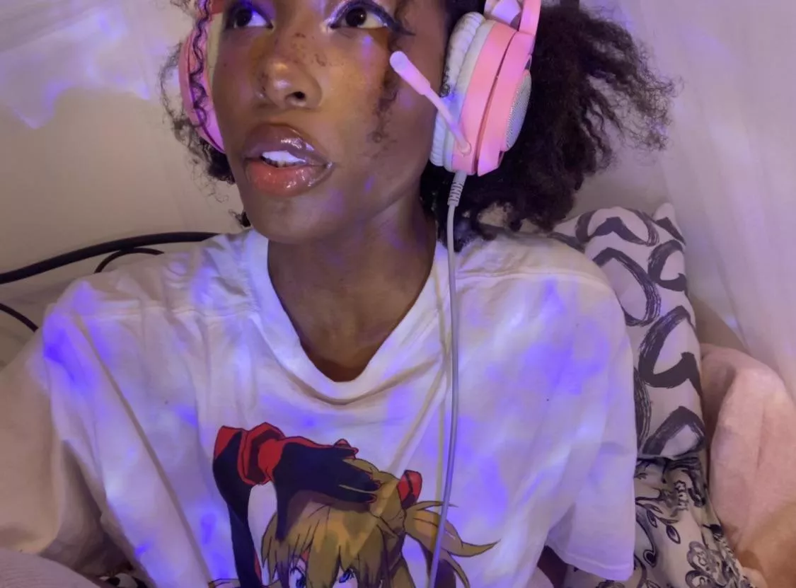 lemme lick it even with my mic on