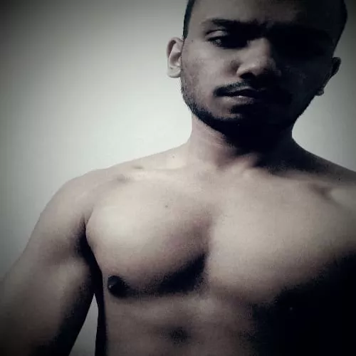 Looking for a submissive slut. DMs open. 😈❤️‍🔥🍾