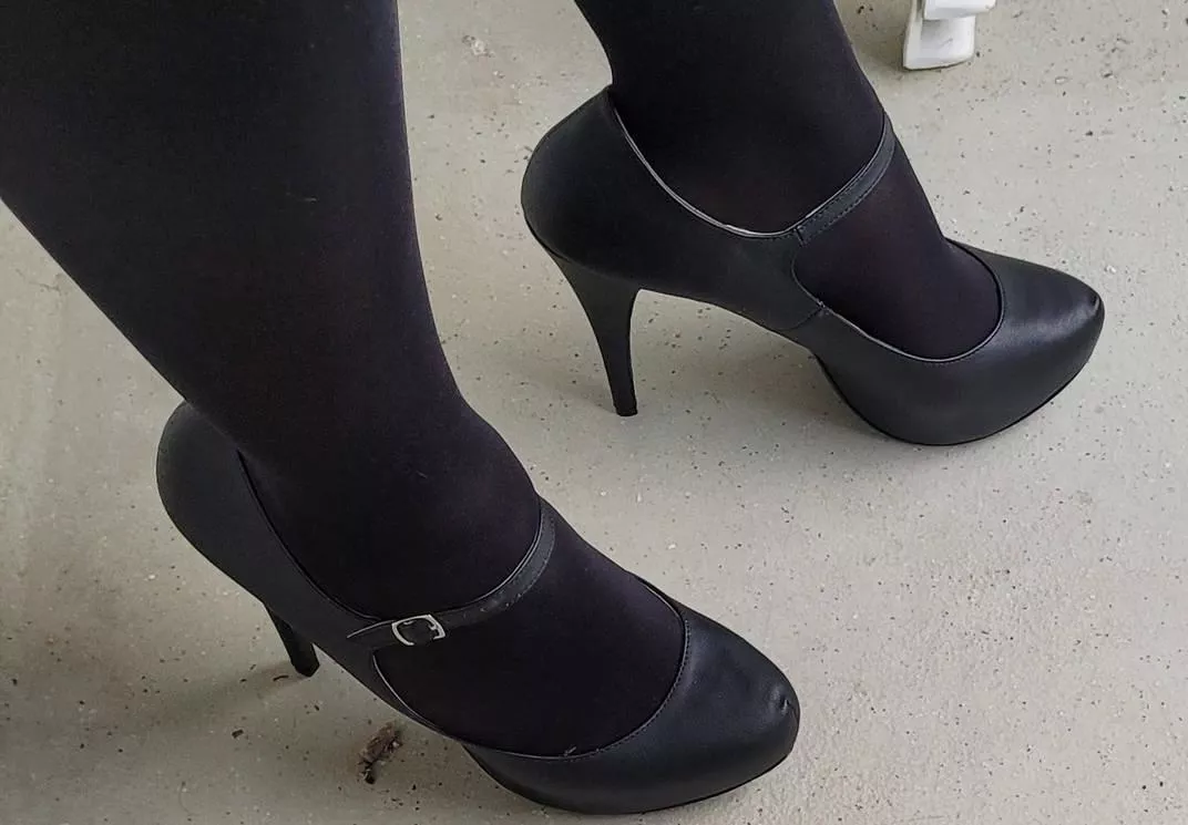 love black heels