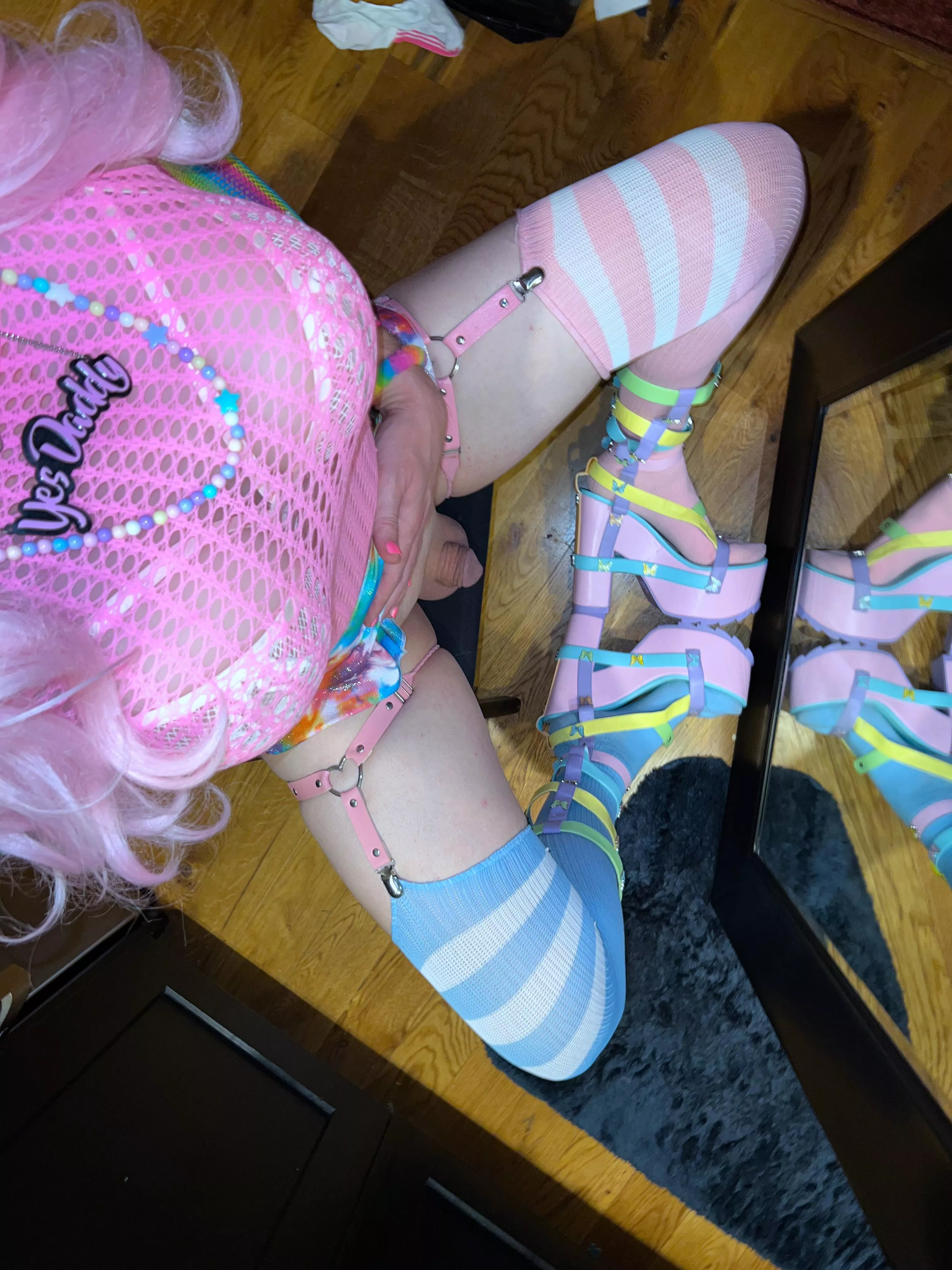 Love to be feminized right in front of the mirror 💃🏼😘💋💖💜💚💛💙🧡💖