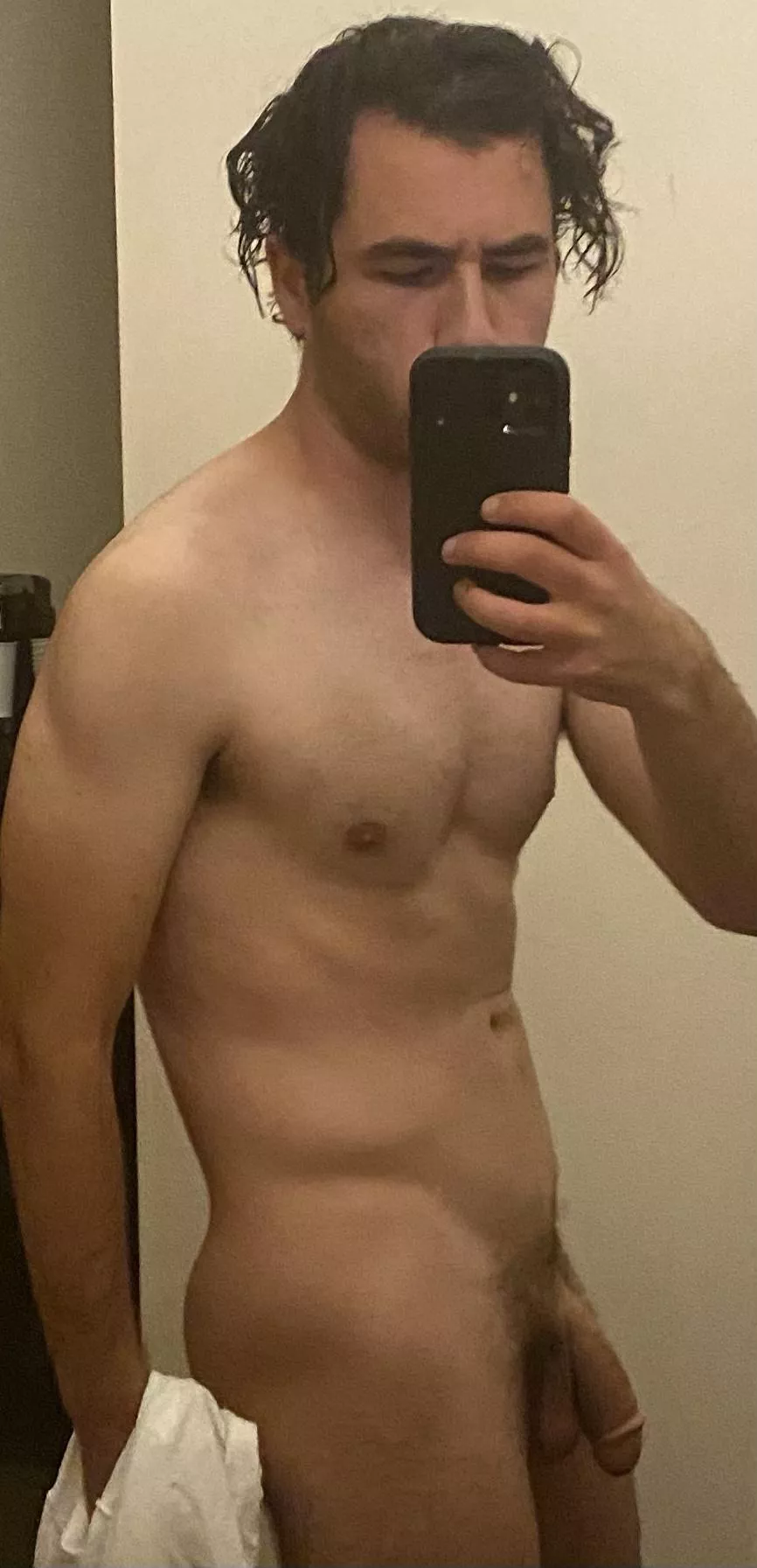 M 22 155lbs 5’9 am I muscular or in shape? What is my body type?