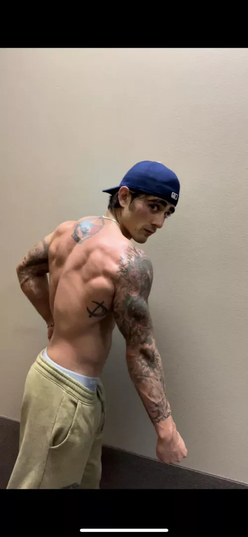 Muscle tattoos what's better ?