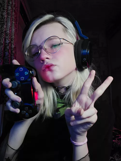 ready to stomp some noobs >:3