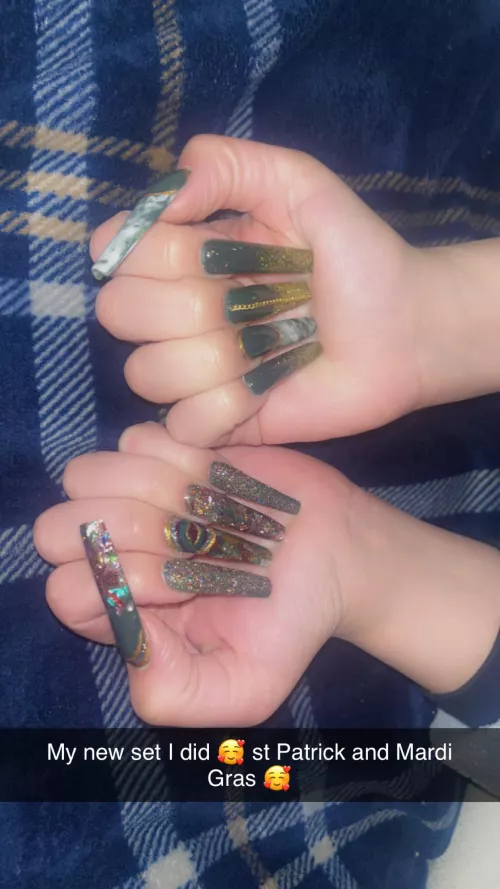 St. Patrick day & Mardi Gras inspired set i did on myself 😉enjoy 😈