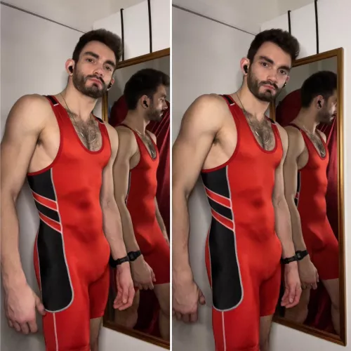 Wanna Wrassle? 💪🏻👅