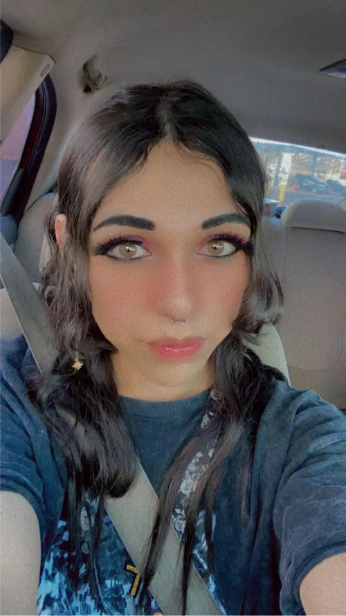 Went for a road trip dressed up 🖤