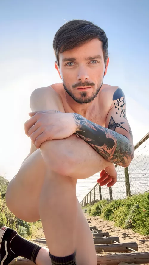 What band are we listening to on our first date?